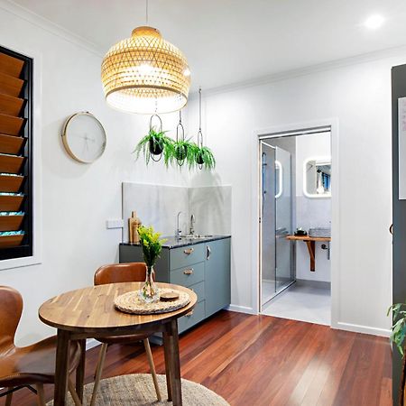 Airlie Beach Eco Cabins - Adults Only Екстериор снимка
