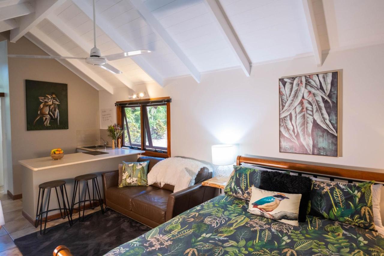 Airlie Beach Eco Cabins - Adults Only Екстериор снимка