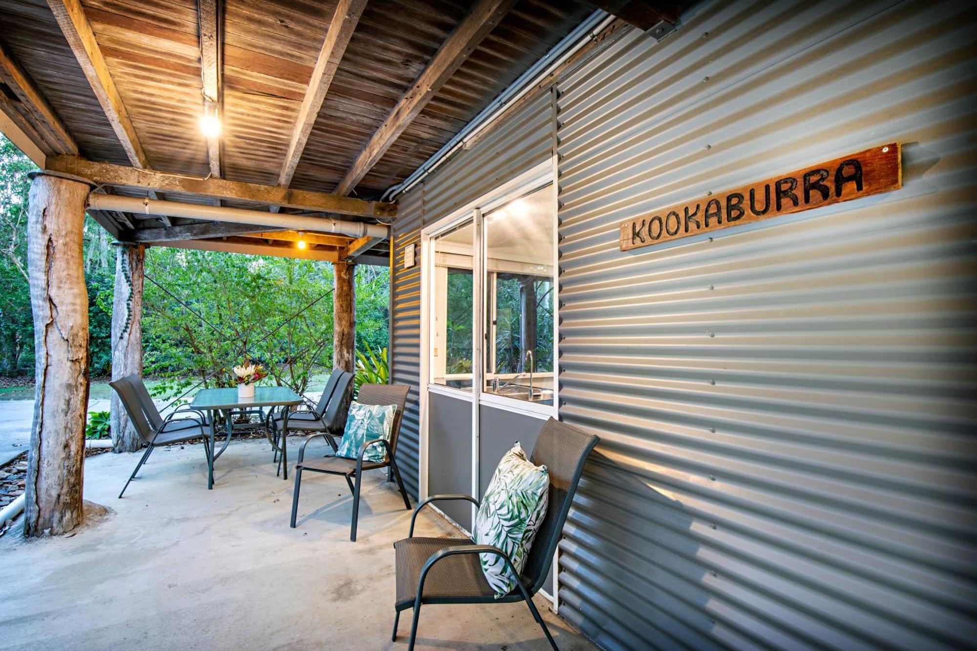 Airlie Beach Eco Cabins - Adults Only Екстериор снимка