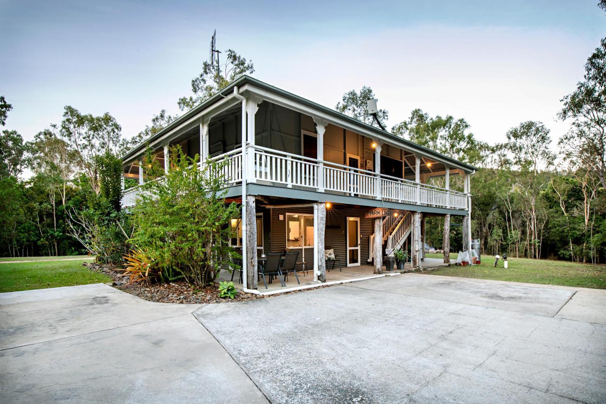 Airlie Beach Eco Cabins - Adults Only Екстериор снимка