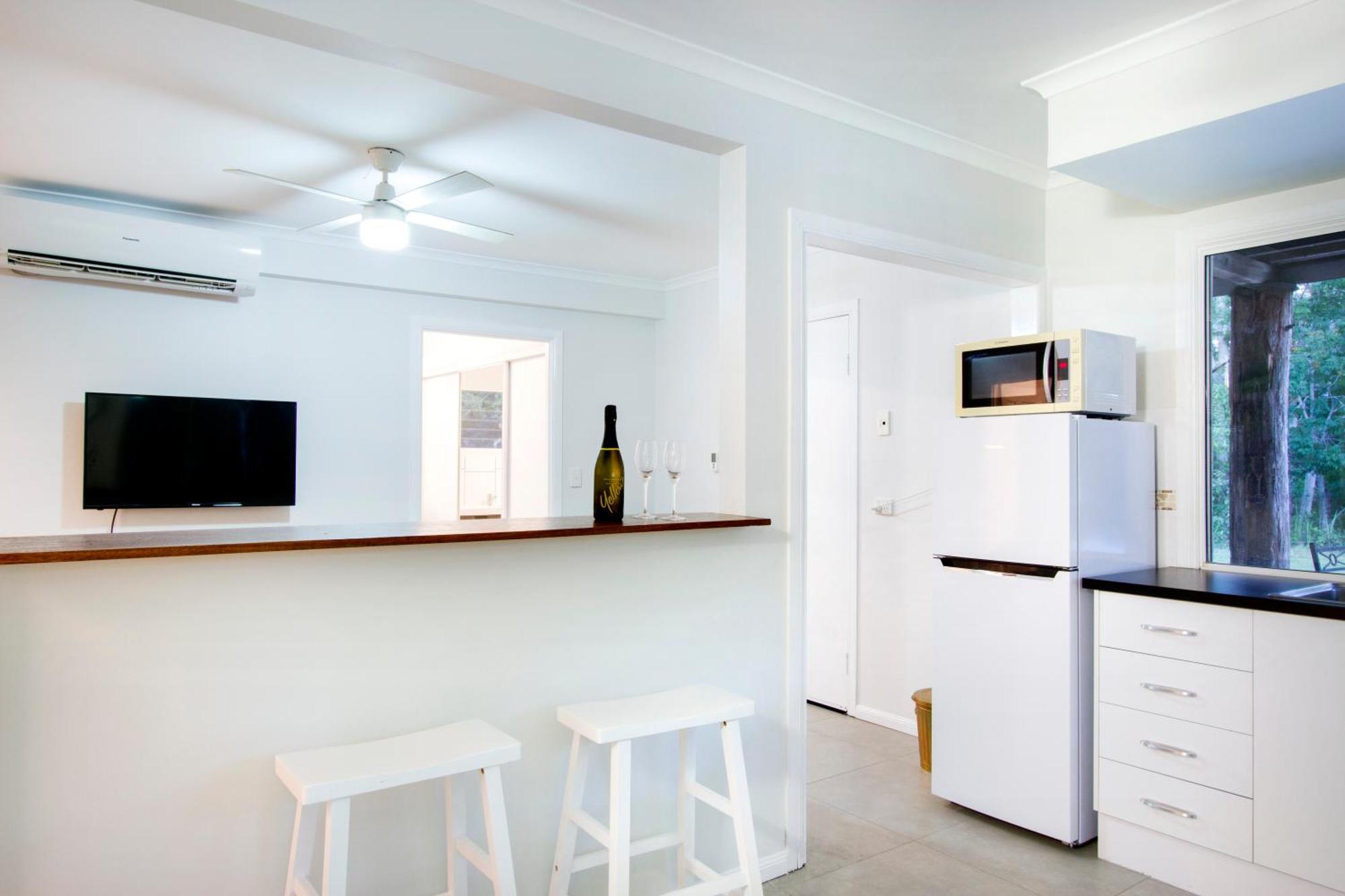 Airlie Beach Eco Cabins - Adults Only Екстериор снимка