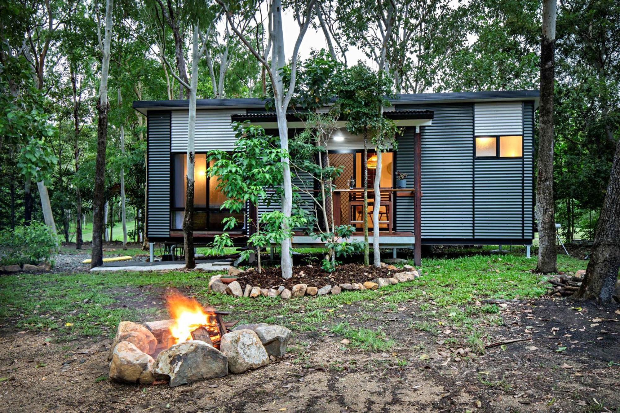 Airlie Beach Eco Cabins - Adults Only Екстериор снимка